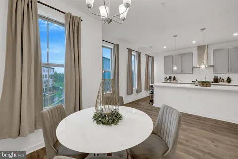 $650,000 | 20941 Bluebird Square, Sterling, VA 20165