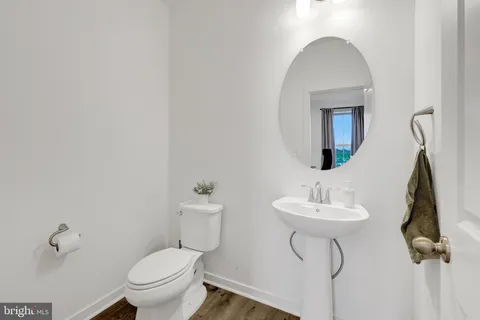 $650,000 | 20941 Bluebird Square, Sterling, VA 20165