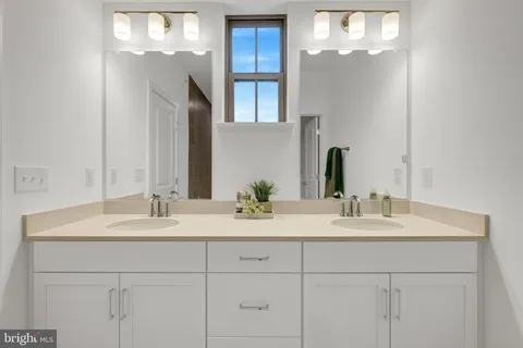 $650,000 | 20941 Bluebird Square, Sterling, VA 20165