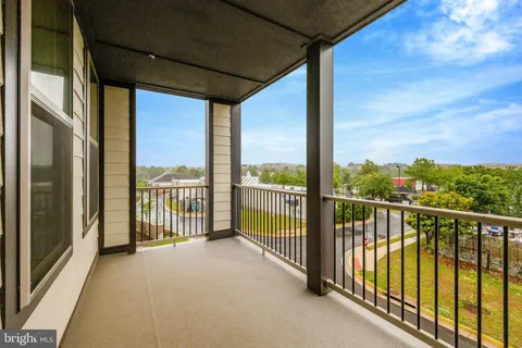 $650,000 | 20941 Bluebird Square, Sterling, VA 20165