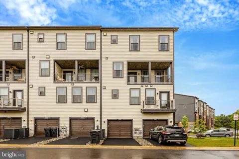 $650,000 | 20941 Bluebird Square, Sterling, VA 20165