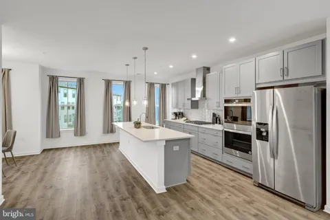 $650,000 | 20941 Bluebird Square, Sterling, VA 20165