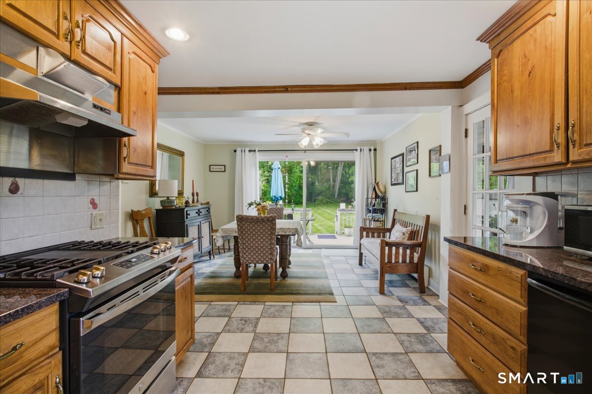41 River Road Washington, CT 06794 - Photo 14 of 37