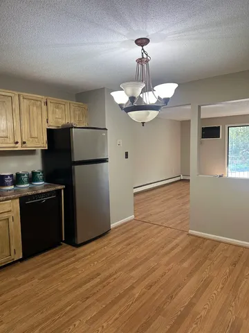 $2,000 | 23 Country Club Drive, Unit 39, Manchester, NH 03102