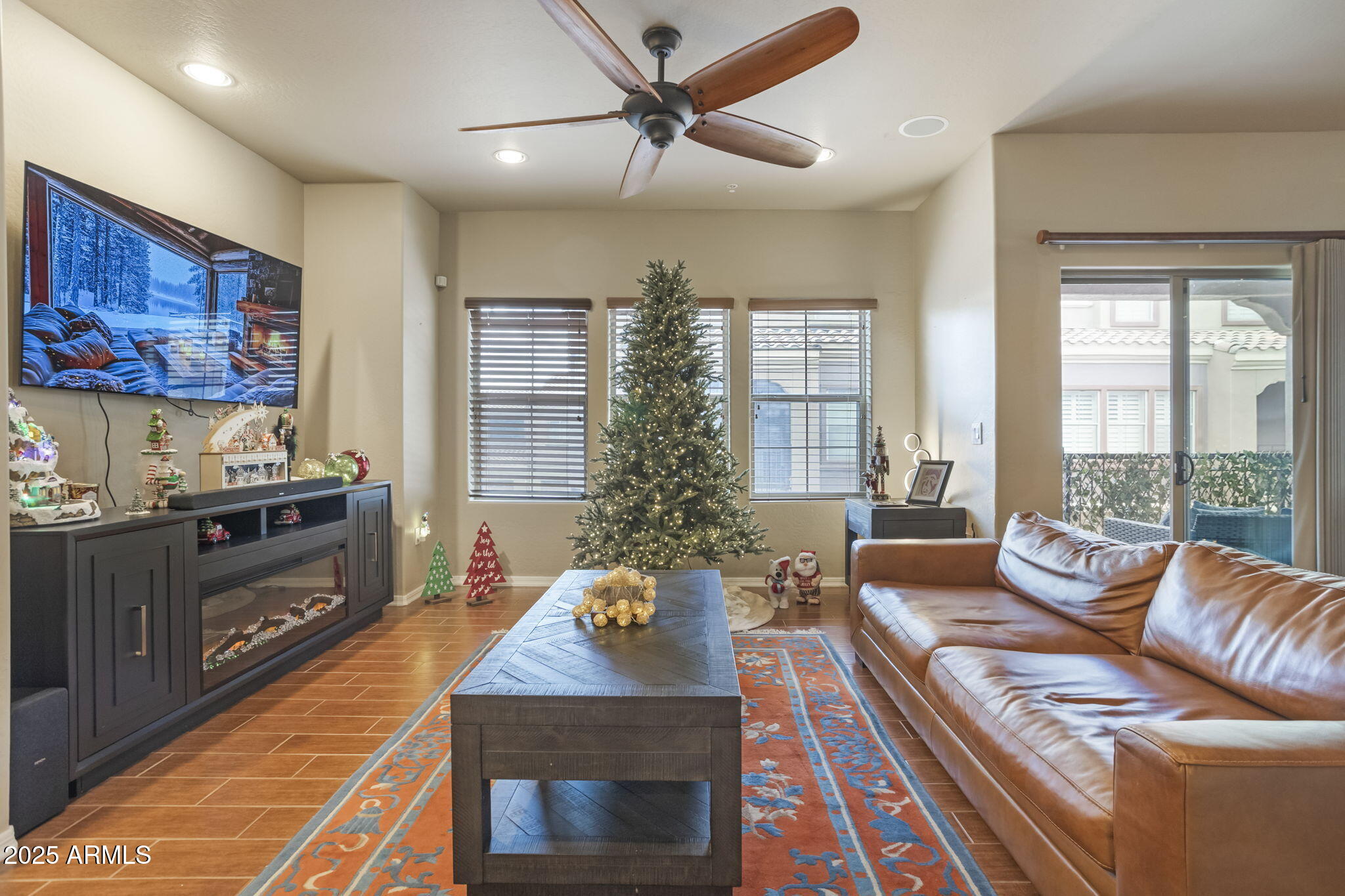 3935 East Rough Rider Road, Unit 1056 Phoenix, AZ 85050 - Photo 4 of 13 3935 E Rough Rider Rd 1056 Phoenix - 330