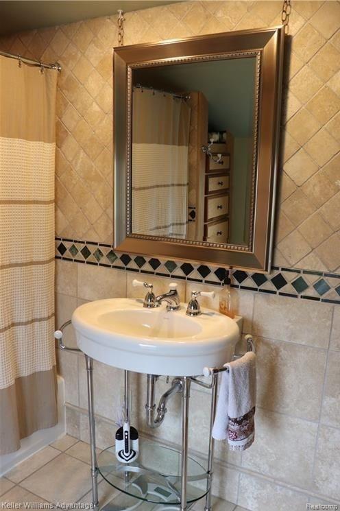 1309 Decker Road Walled Lake, MI 48390 - Photo 20 of 28
