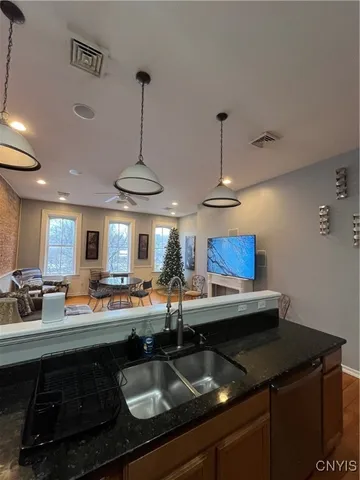 $1,900 | 2 West Park Row, Unit 6, Kirkland, NY 13323