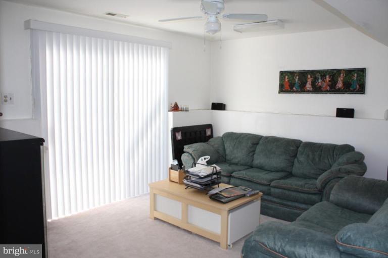 19 Benwell Road Reisterstown, MD 21136 - Photo 4 of 7 Family Room