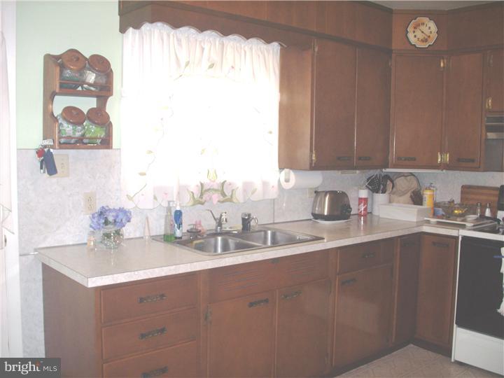 1326 Wingate Avenue Reading, PA 19607 - Photo 14 of 25 Kitchen