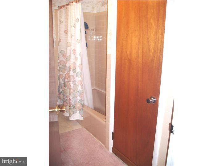 1326 Wingate Avenue Reading, PA 19607 - Photo 18 of 25 Bathroom