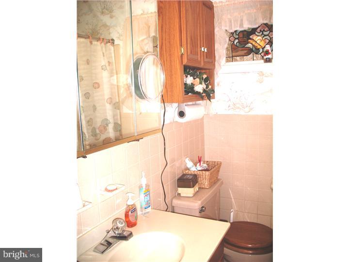 1326 Wingate Avenue Reading, PA 19607 - Photo 19 of 25 Bathroom