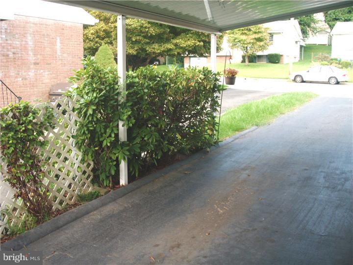 1326 Wingate Avenue Reading, PA 19607 - Photo 5 of 25 Driveway