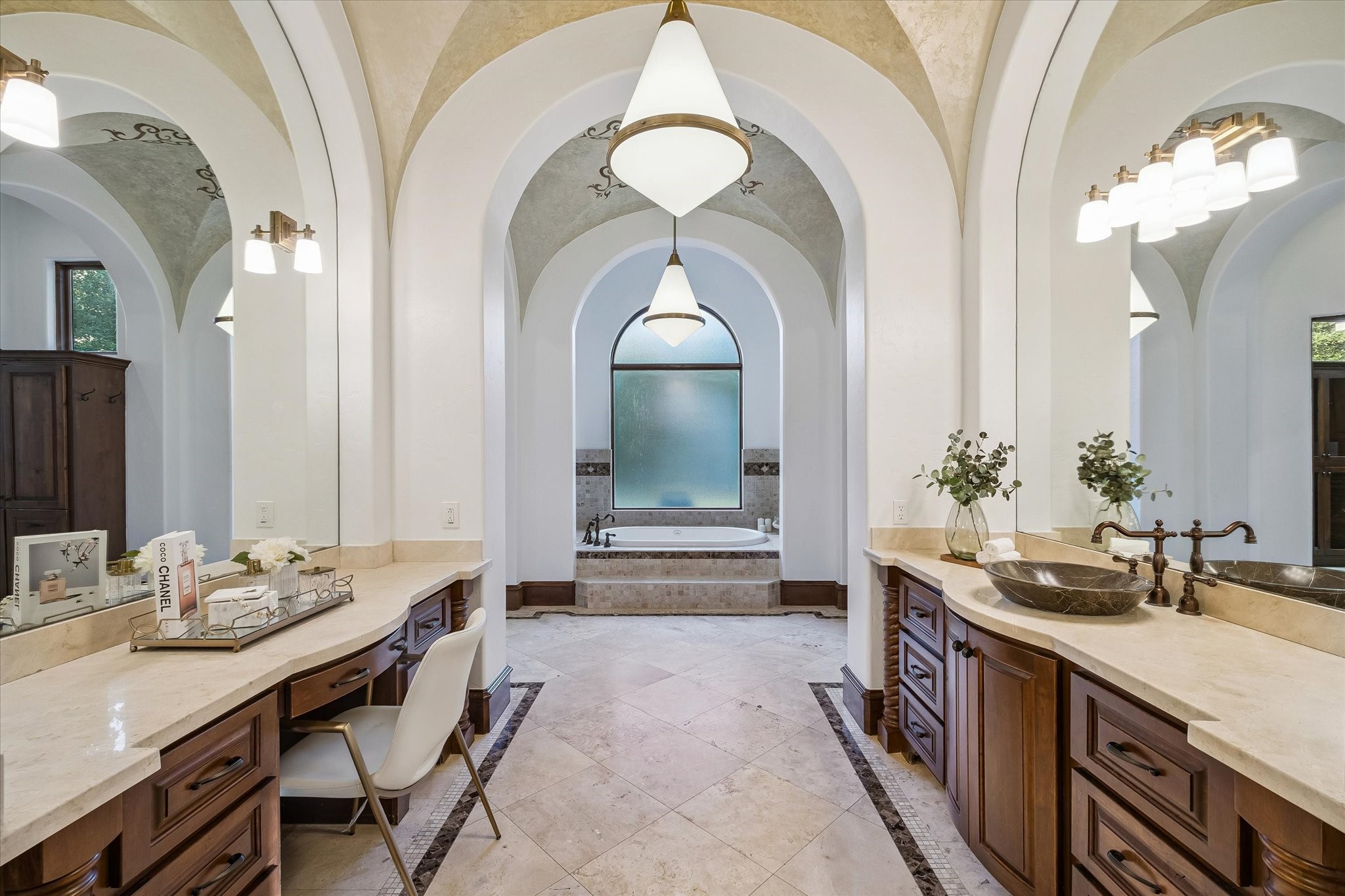 6 North Fazio Way Spring, TX 77389 - Photo 21 of 50 Primary bath with dual vanities, soaking tub and separate shower.