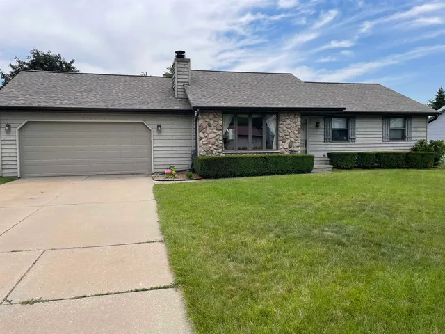$317,500 | 2550 Pecan Street, Green Bay, WI 54311