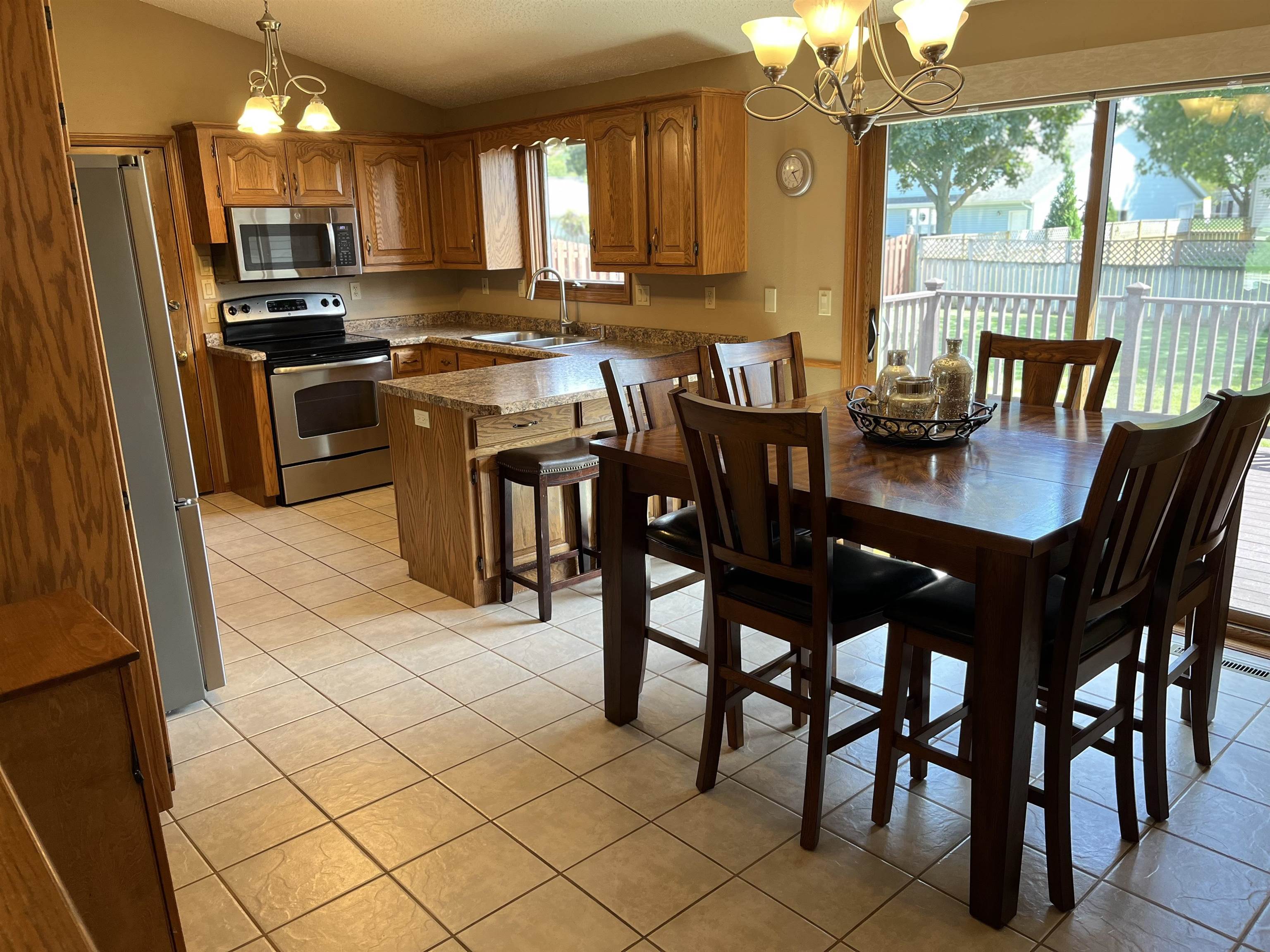 2550 Pecan Street Green Bay, WI 54311 - Photo 5 of 18