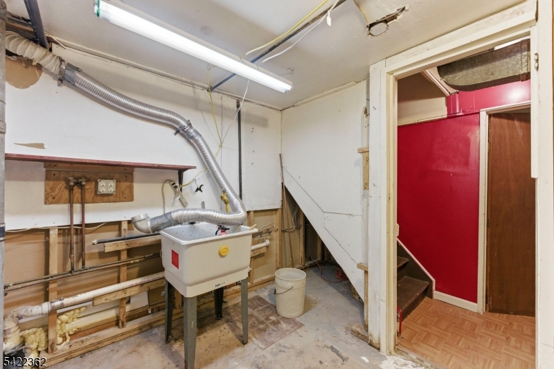 24 Bryant Avenue Bloomfield, NJ 07003 - Photo 33 of 44