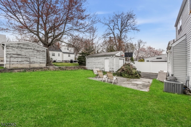 24 Bryant Avenue Bloomfield, NJ 07003 - Photo 35 of 44