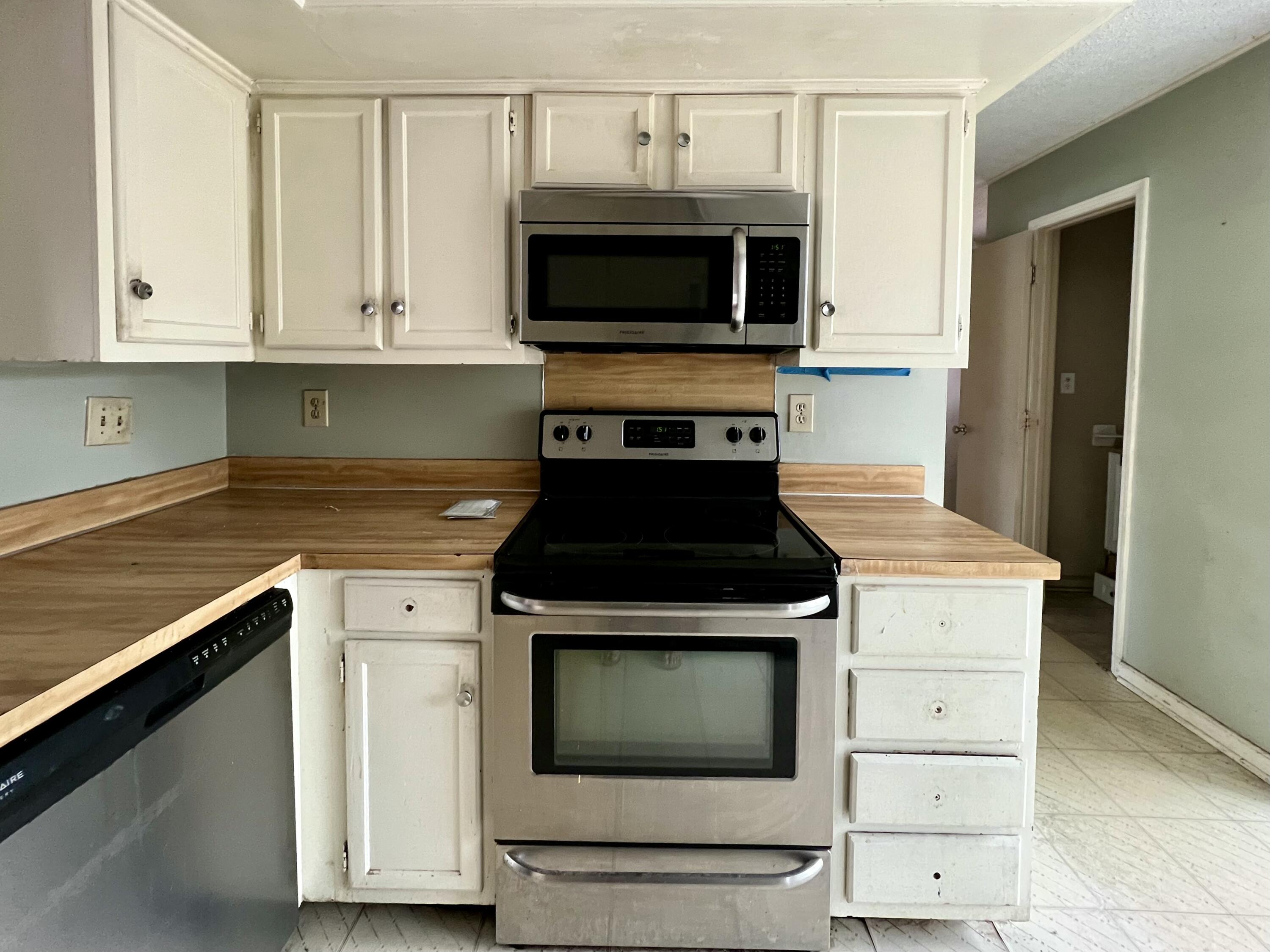 303 Pembrook Street Ladson, SC 29456 - Photo 6 of 16 pembrook pic 5