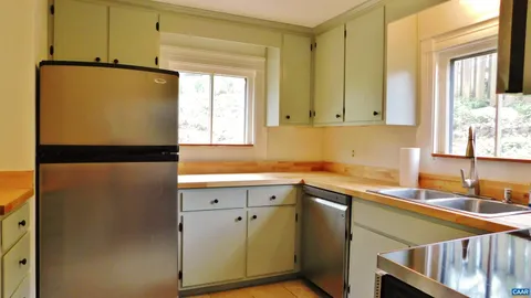$459,000 | 1718 East Market Street, Charlottesville, VA 22902