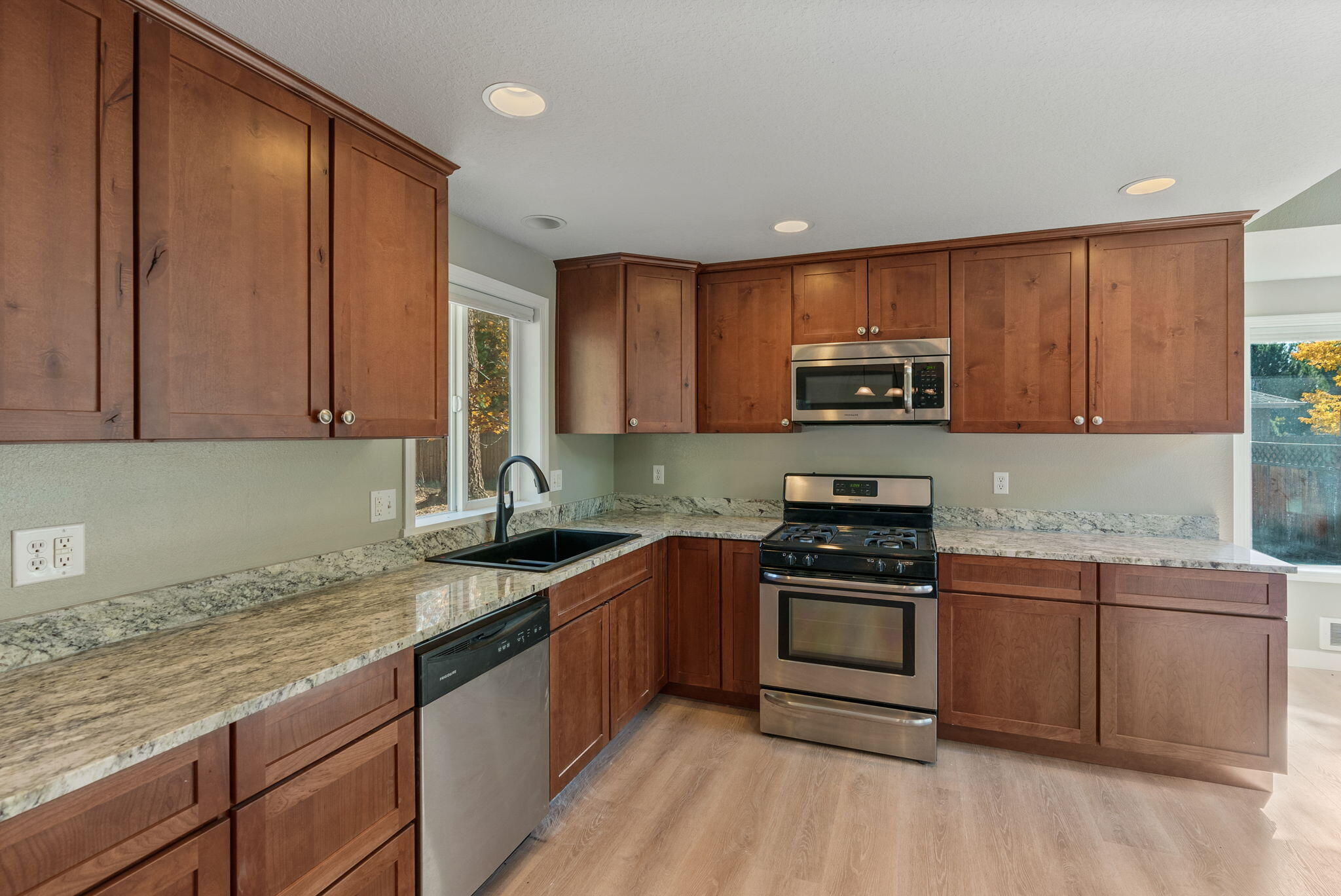 20886 King David Avenue Bend, OR 97702 - Photo 12 of 40