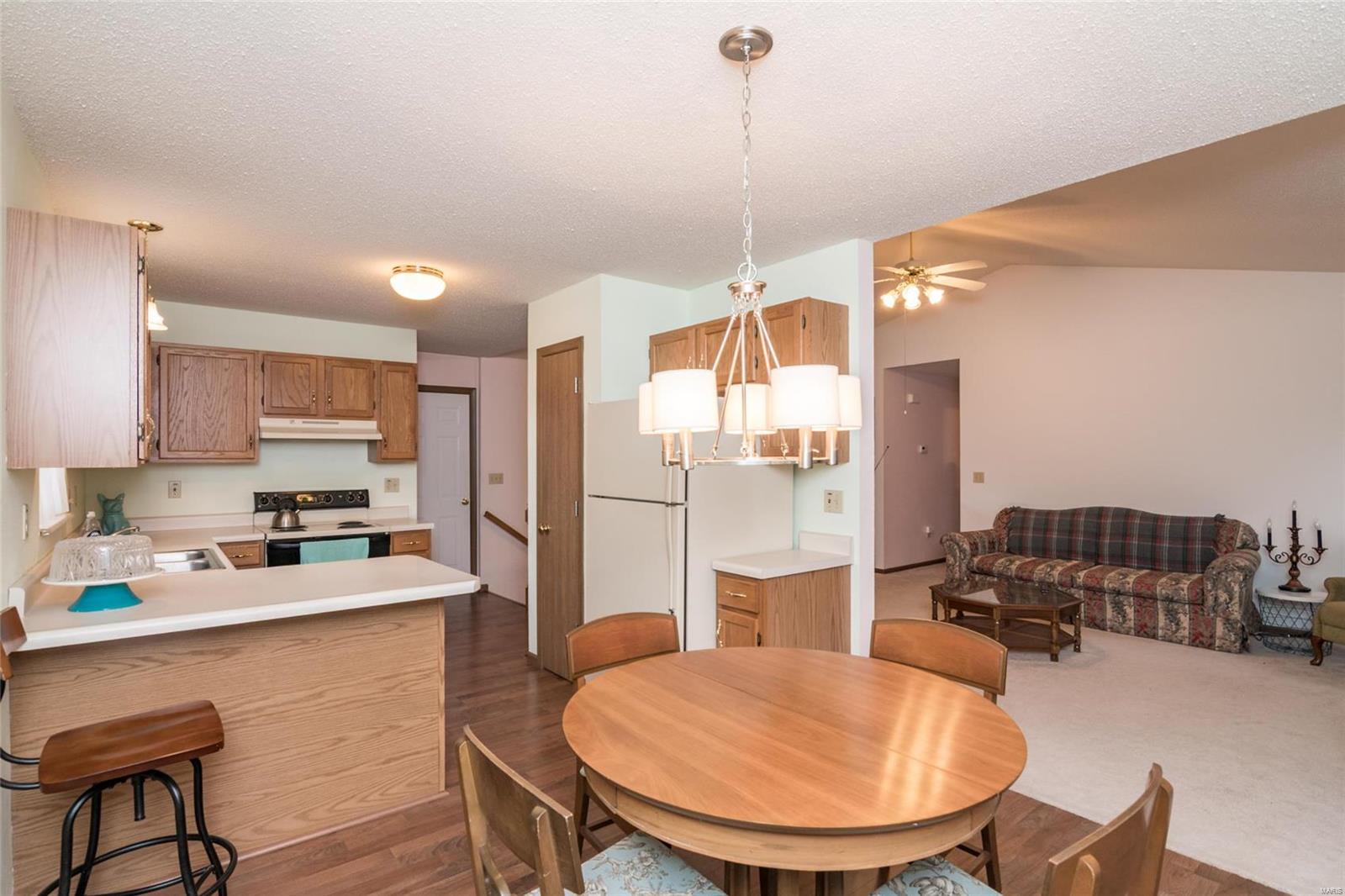 112 Ridge Drive Maryville, IL 62062 - Photo 9 of 28 Gallery Image 9