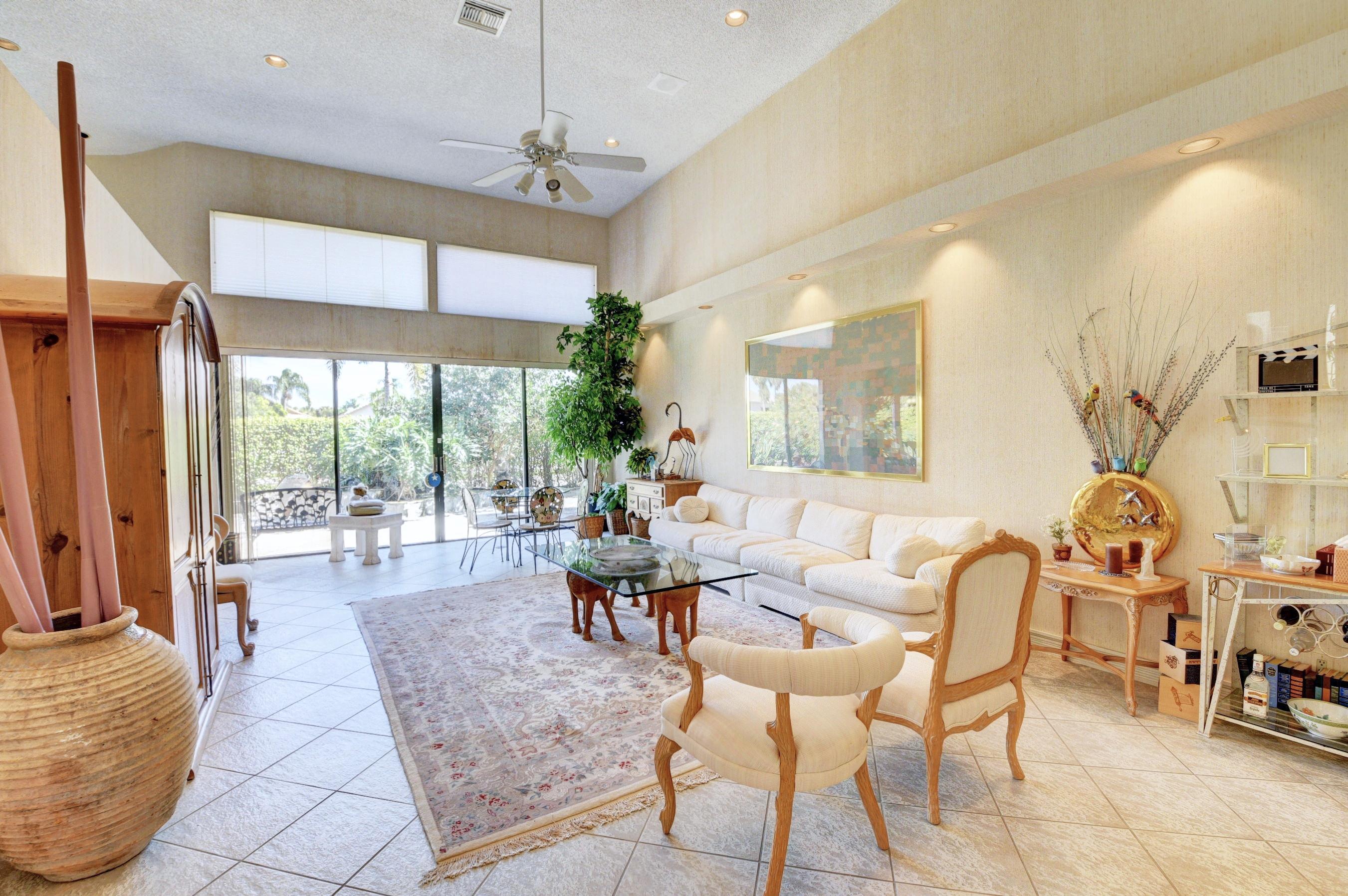 5561 Steeple Chase Boca Raton, FL 33496 - Photo 7 of 30 Living room