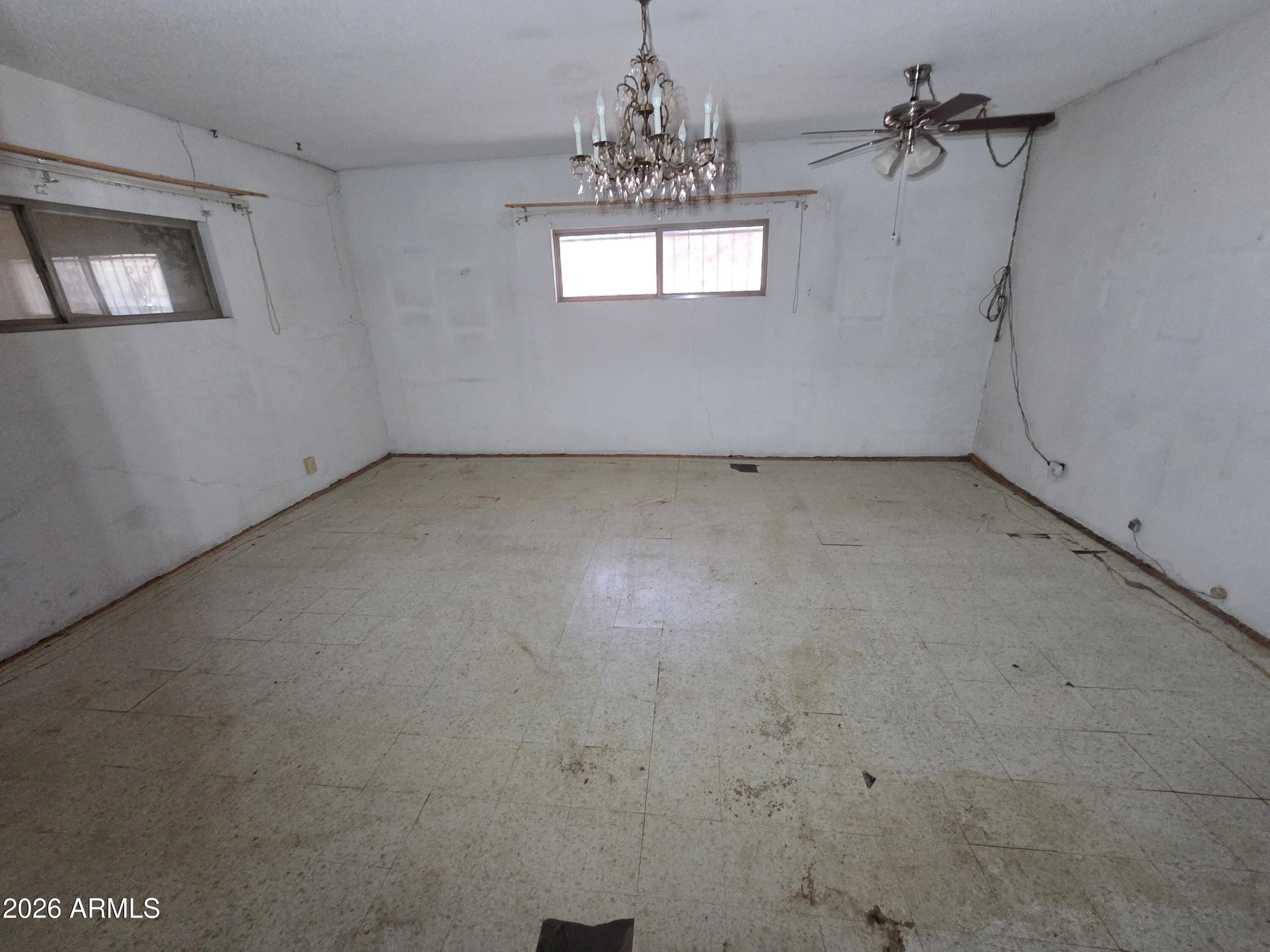 3237 West Pierce Street Phoenix, AZ 85009 - Photo 6 of 20