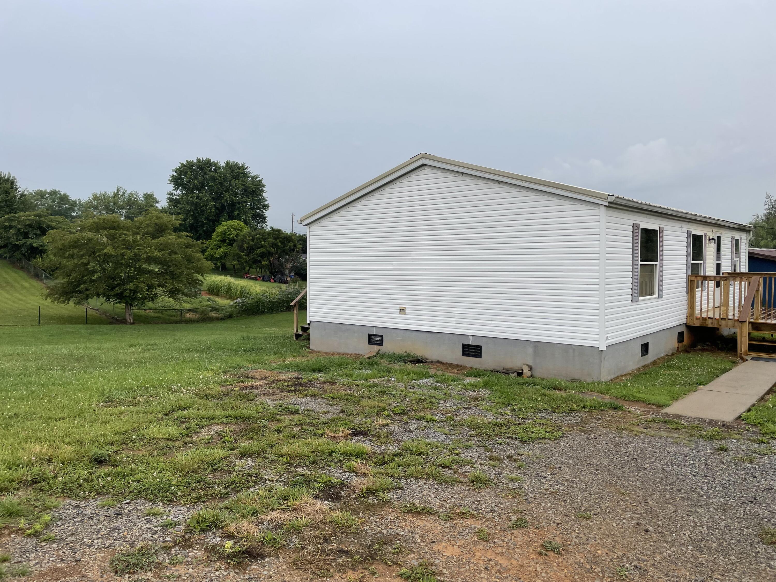 326 Rambling Road Jonesborough, TN 37659 - Photo 3 of 14 37E5A49F-3FDE-495F-BEC6-BDBC5609CF8F