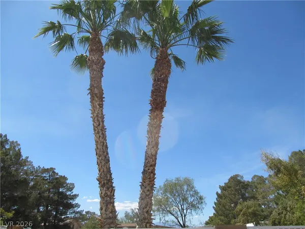 $2,500 | 7729 Maverick Street, Las Vegas, NV 89131