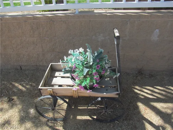 $2,500 | 7729 Maverick Street, Las Vegas, NV 89131