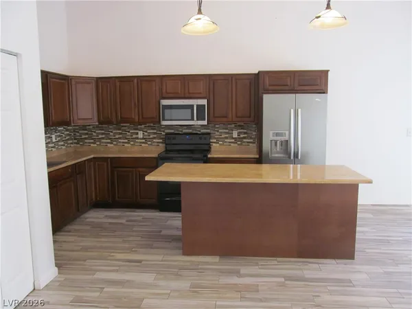 $2,500 | 7729 Maverick Street, Las Vegas, NV 89131