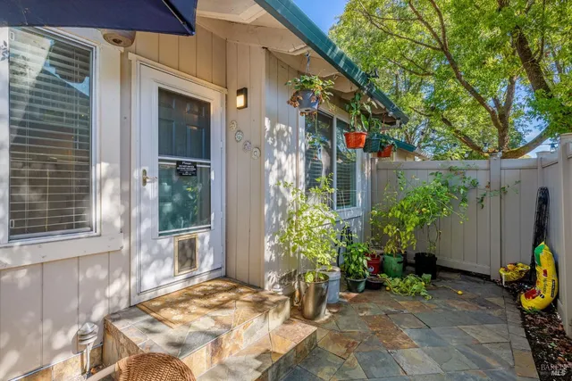 $389,000 | 6469 Meadow Pines Avenue, Rohnert Park, CA 94928