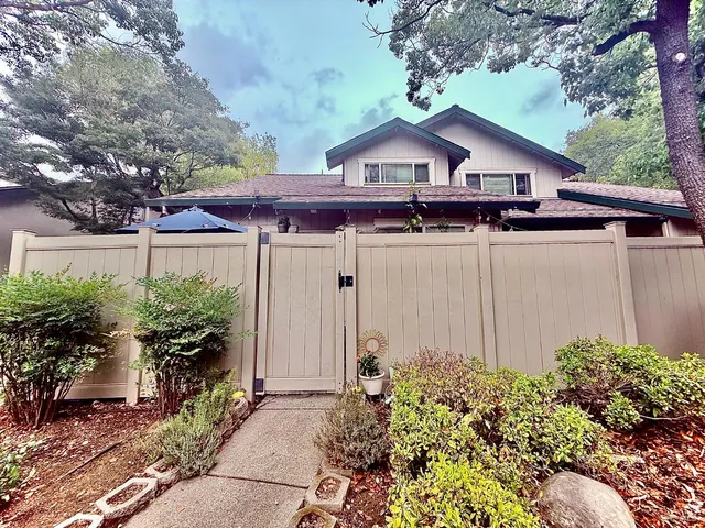 $389,000 | 6469 Meadow Pines Avenue, Rohnert Park, CA 94928