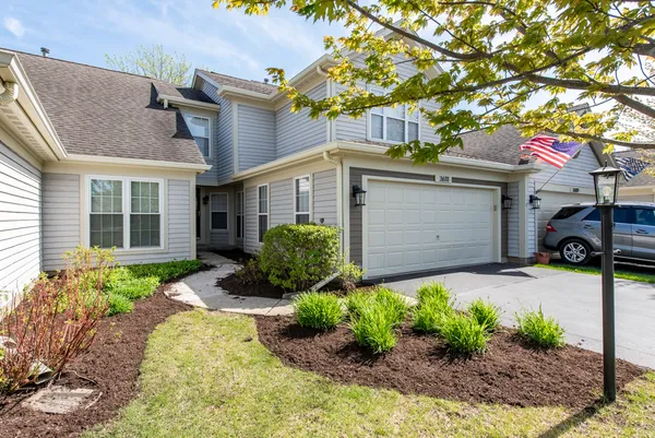 $299,900 | 36111 North New Bridge Court, Gurnee, IL 60031