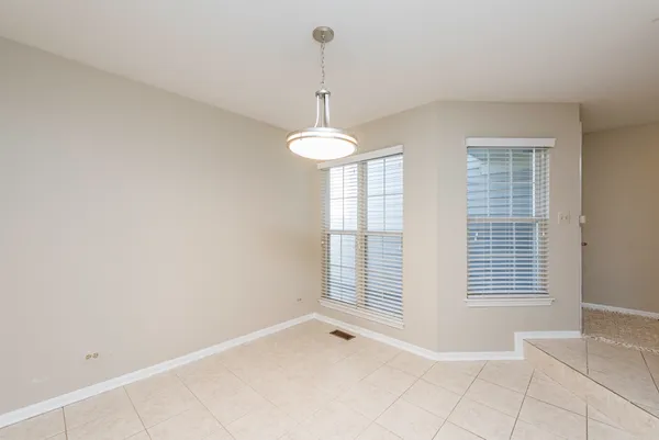 $299,900 | 36111 North New Bridge Court, Gurnee, IL 60031