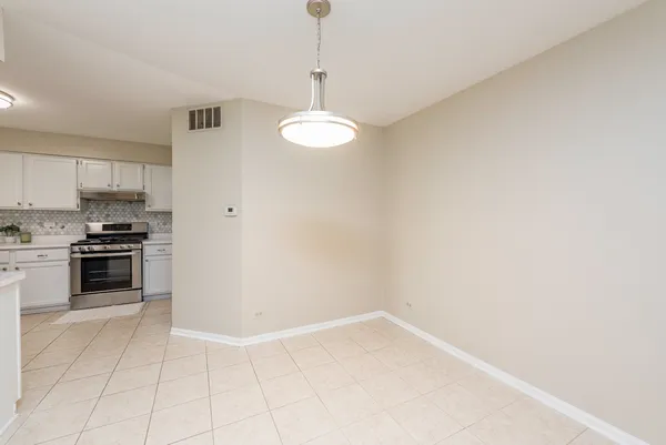 $299,900 | 36111 North New Bridge Court, Gurnee, IL 60031