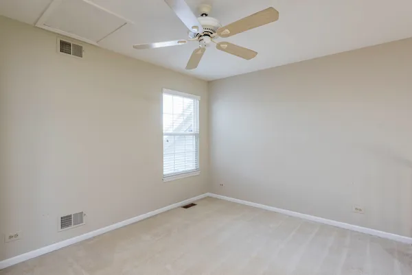 $299,900 | 36111 North New Bridge Court, Gurnee, IL 60031