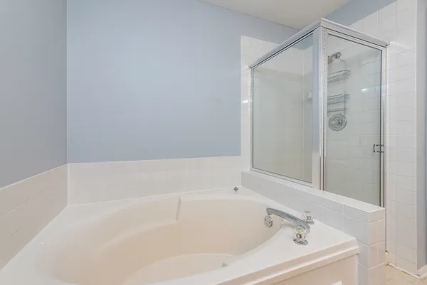 $299,900 | 36111 North New Bridge Court, Gurnee, IL 60031