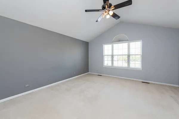 $299,900 | 36111 North New Bridge Court, Gurnee, IL 60031