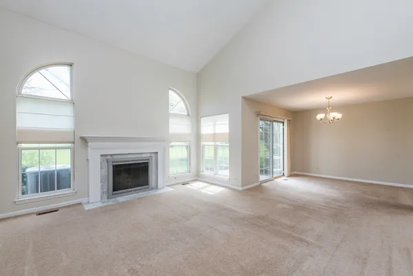 $299,900 | 36111 North New Bridge Court, Gurnee, IL 60031