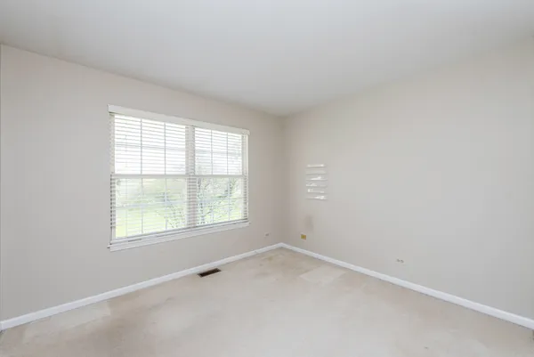 $299,900 | 36111 North New Bridge Court, Gurnee, IL 60031