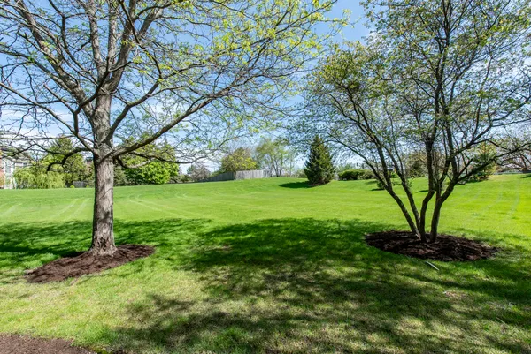 $299,900 | 36111 North New Bridge Court, Gurnee, IL 60031
