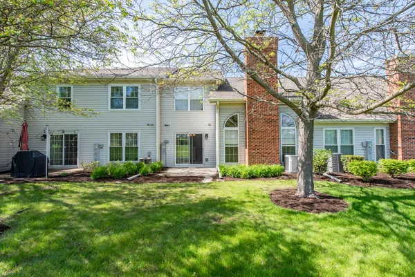 $299,900 | 36111 North New Bridge Court, Gurnee, IL 60031