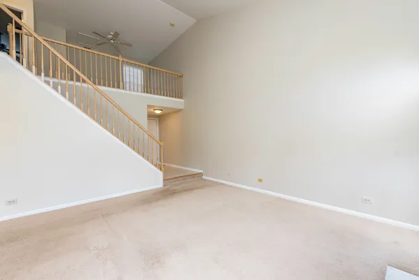 $299,900 | 36111 North New Bridge Court, Gurnee, IL 60031