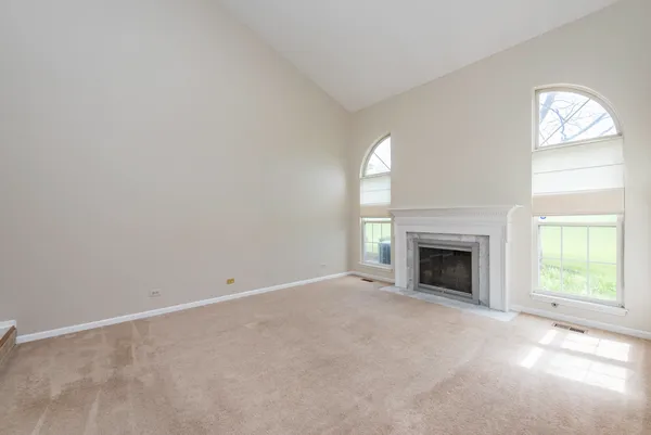 $299,900 | 36111 North New Bridge Court, Gurnee, IL 60031