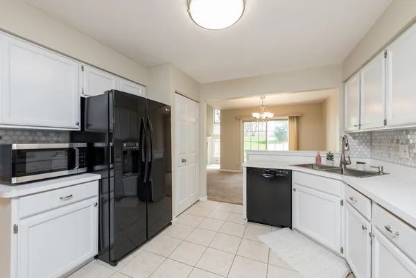 $299,900 | 36111 North New Bridge Court, Gurnee, IL 60031