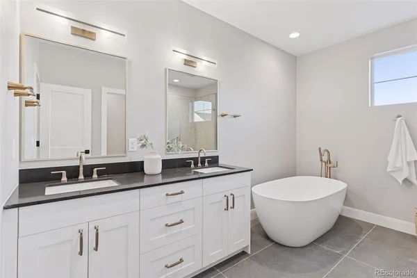 $1,300,100 | 927 William Way, Berthoud, CO 80513