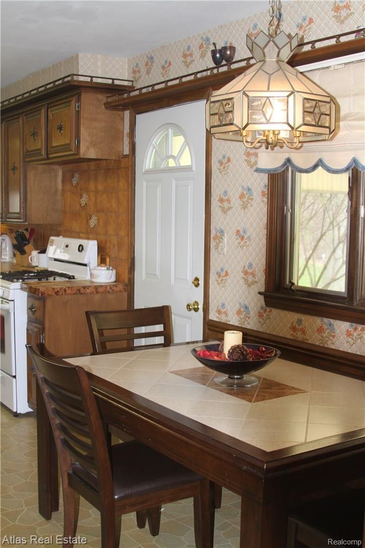 4061 Lapeer Road Burton, MI 48509 - Photo 13 of 29 IMG_7084.jpg