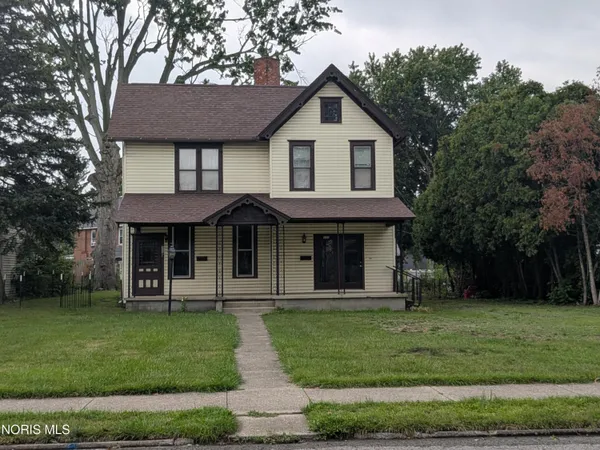 $165,000 | 330 West Clinton Street, Unit 330 1/2, Napoleon, OH 43545
