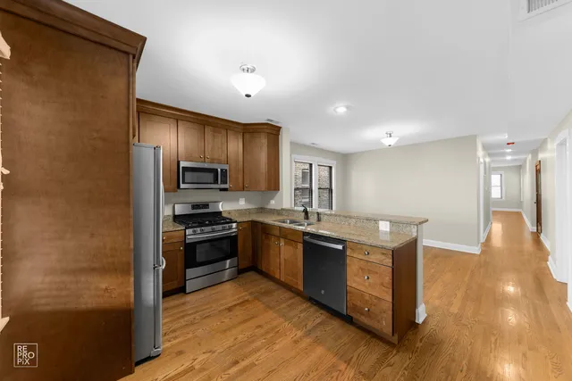 $2,095 | 109 Harrison Street, Unit 3W, Oak Park, IL 60304